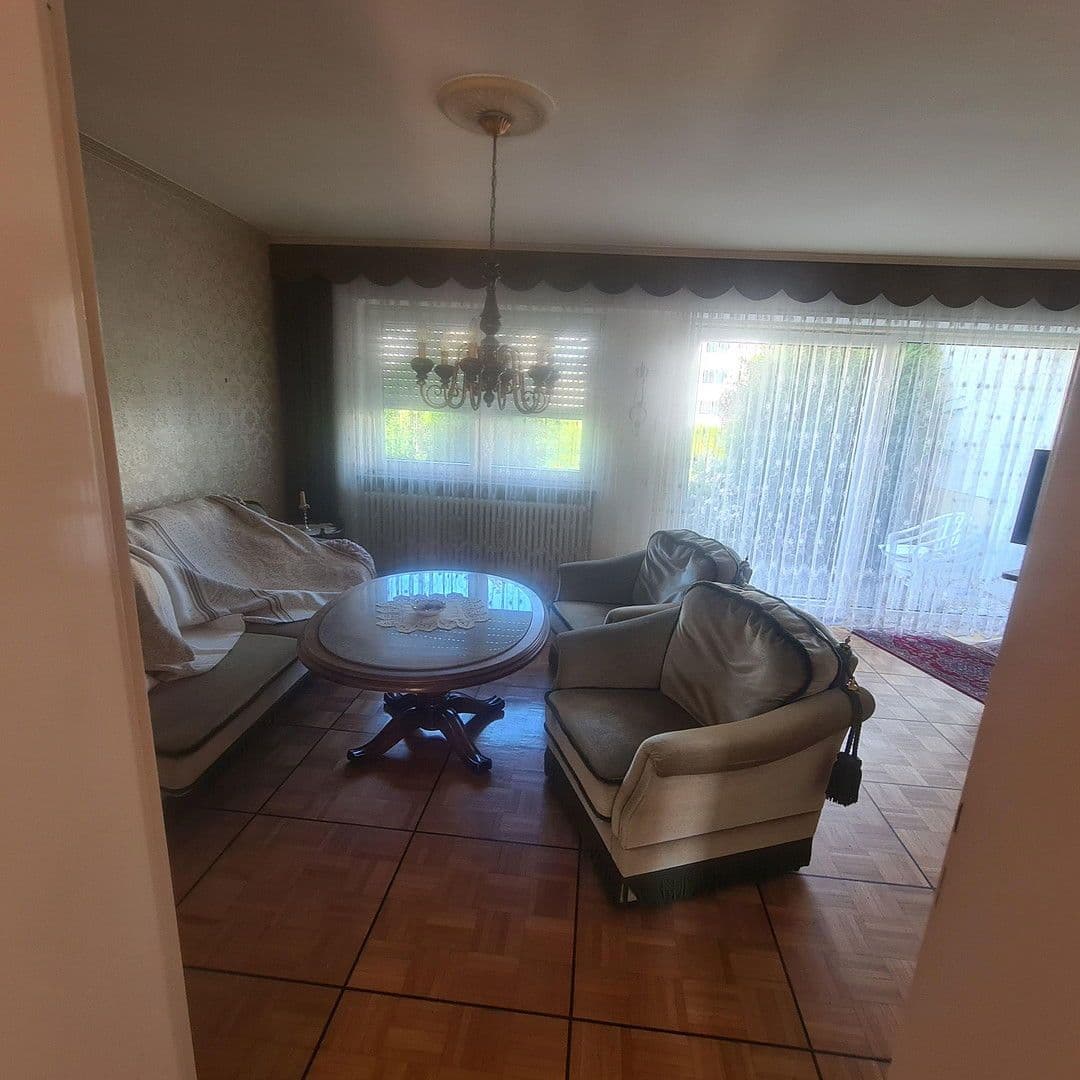 Predaj domu 106 m², pozemek 160 m², Dinkelsbühlerstr.29, Reutlingen, Bádensko-Wurttembersko Predaj domu 106 m², pozemek 160 m², Dinkelsbühlerstr.29, Reutlingen, Bádensko-Wurttembersko