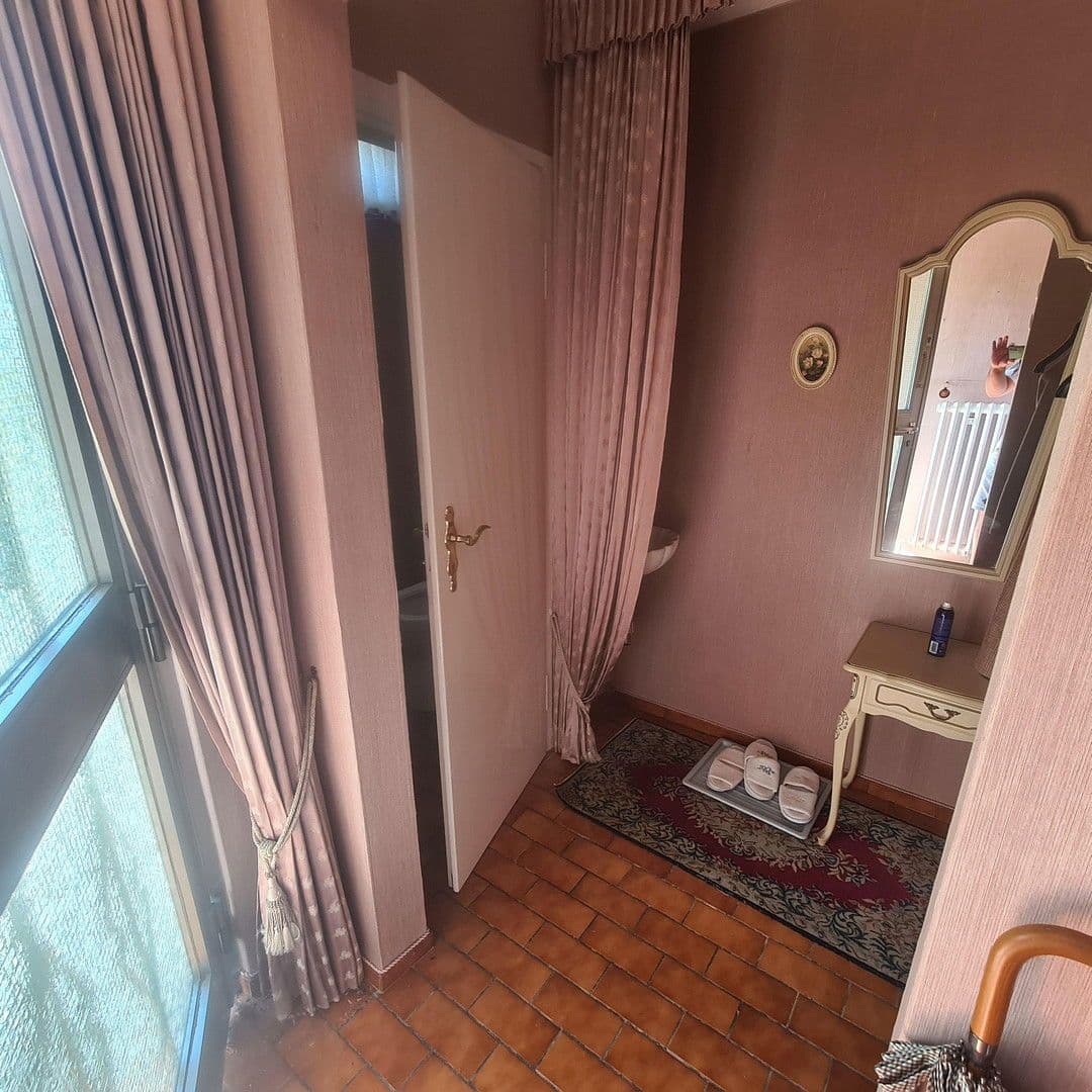 Predaj domu 106 m², pozemek 160 m², Dinkelsbühlerstr.29, Reutlingen, Bádensko-Wurttembersko Predaj domu 106 m², pozemek 160 m², Dinkelsbühlerstr.29, Reutlingen, Bádensko-Wurttembersko