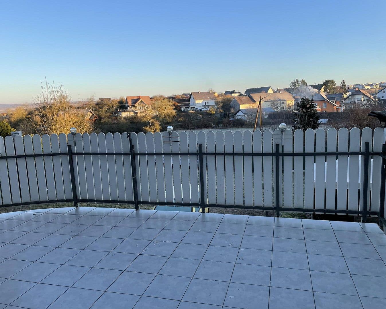 Prenájom bytu 4-izbový 165 m², Wincheringen, Porýnie-Falcko Prenájom bytu 4-izbový 165 m², Wincheringen, Porýnie-Falcko