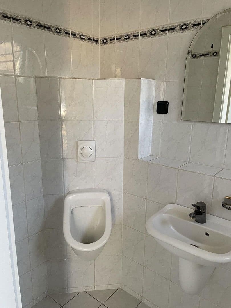 Prenájom bytu 4-izbový 165 m², Wincheringen, Porýnie-Falcko Prenájom bytu 4-izbový 165 m², Wincheringen, Porýnie-Falcko