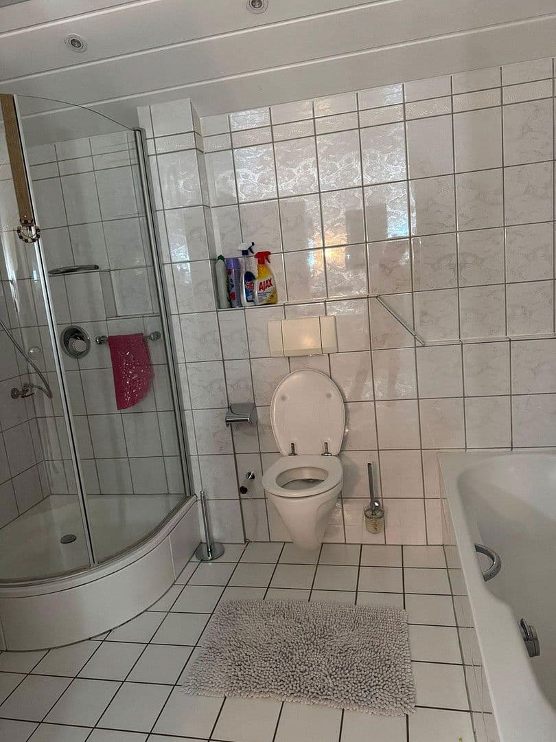 Prenájom bytu 4-izbový 165 m², Wincheringen, Porýnie-Falcko Prenájom bytu 4-izbový 165 m², Wincheringen, Porýnie-Falcko