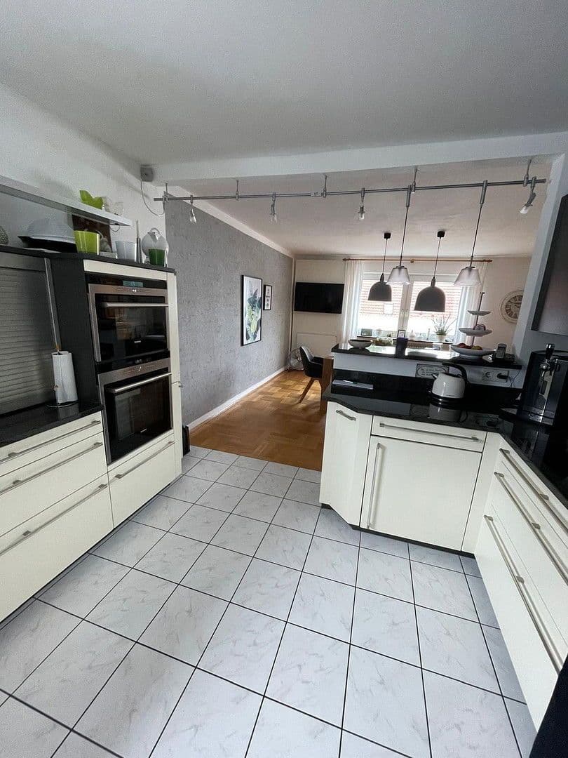 Predaj domu 251 m², pozemek 726 m², Achern, Bádensko-Wurttembersko Predaj domu 251 m², pozemek 726 m², Achern, Bádensko-Wurttembersko