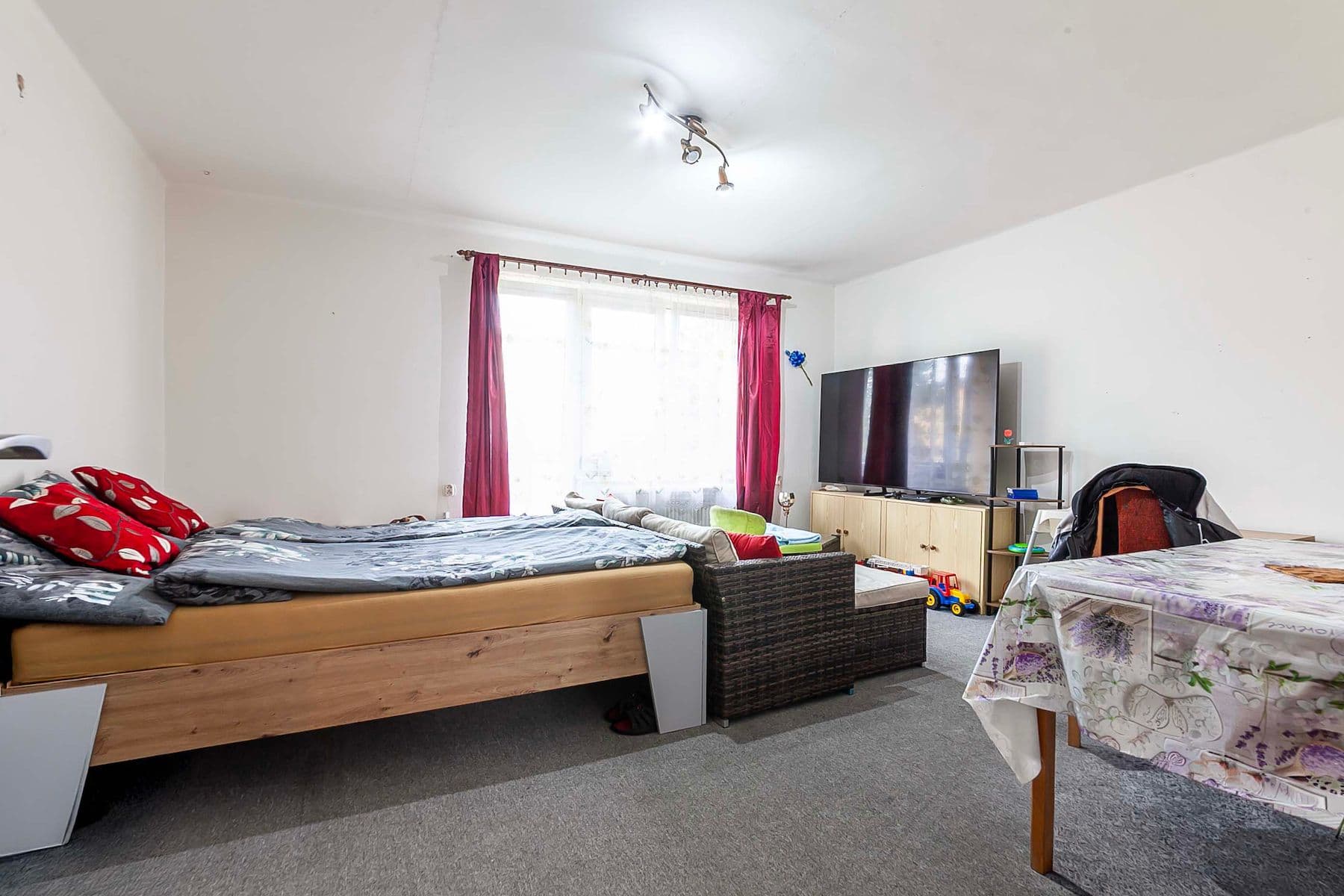 Predaj bytu 3-izbový 70 m², 1. máje, Uhlířské Janovice, Středočeský kraj Predaj bytu 3-izbový 70 m², 1. máje, Uhlířské Janovice, Středočeský kraj