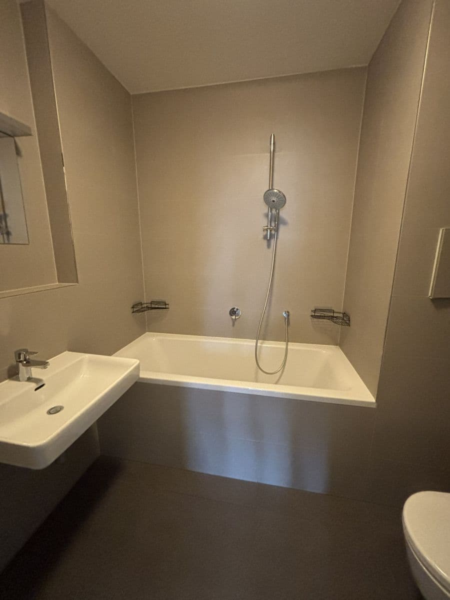 Prenájom bytu 2-izbový 67 m², Čumpelíkova, Praha, Praha Prenájom bytu 2-izbový 67 m², Čumpelíkova, Praha, Praha