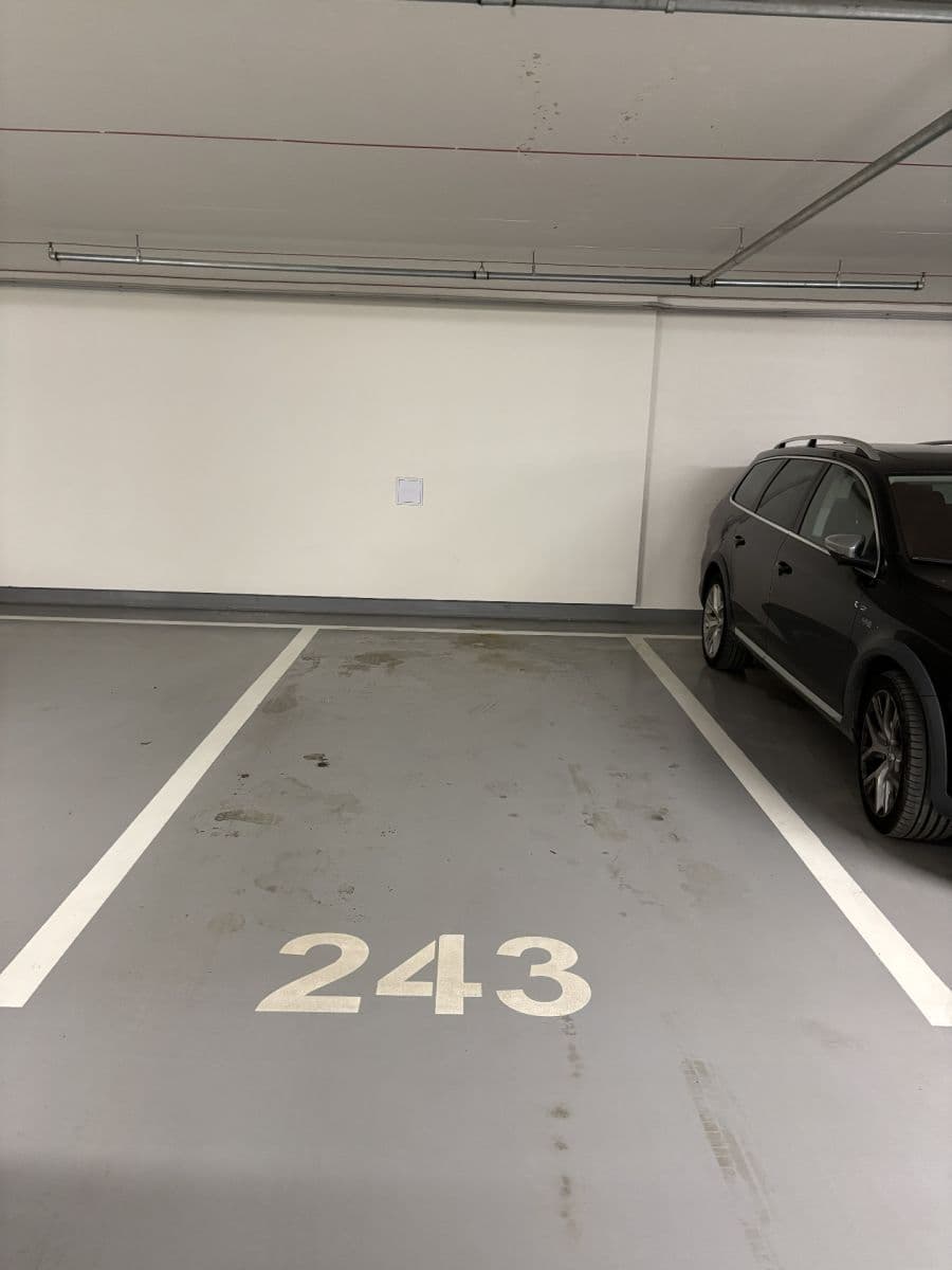 Prenájom bytu 2-izbový 67 m², Čumpelíkova, Praha, Praha Prenájom bytu 2-izbový 67 m², Čumpelíkova, Praha, Praha