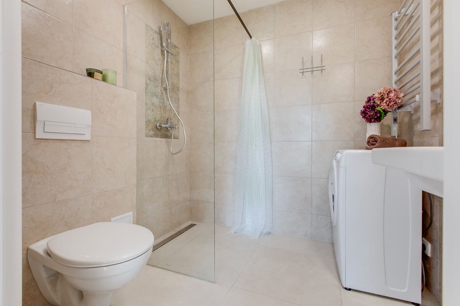 Prenájom bytu 1-izbový 38 m², Bakalářská, Praha, Praha Prenájom bytu 1-izbový 38 m², Bakalářská, Praha, Praha