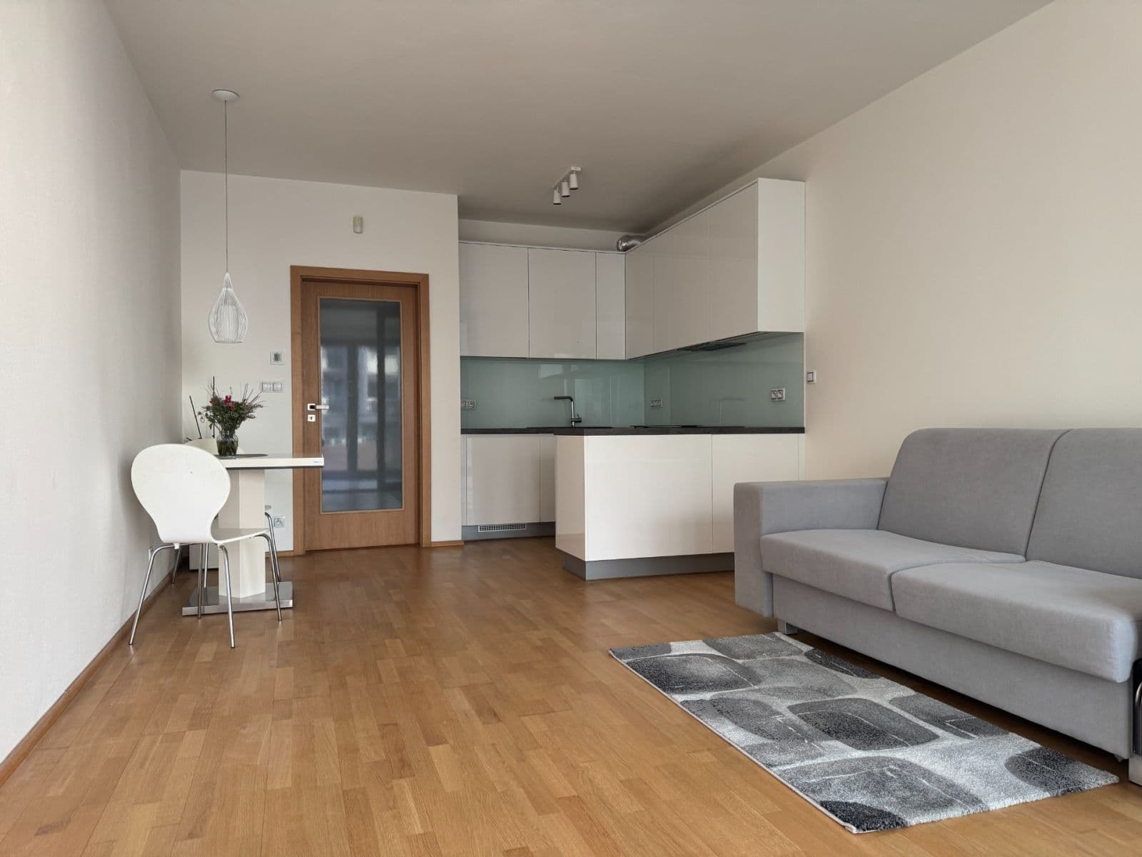 Prenájom bytu 1-izbový 44 m², Vojenova, Praha, Praha Prenájom bytu 1-izbový 44 m², Vojenova, Praha, Praha
