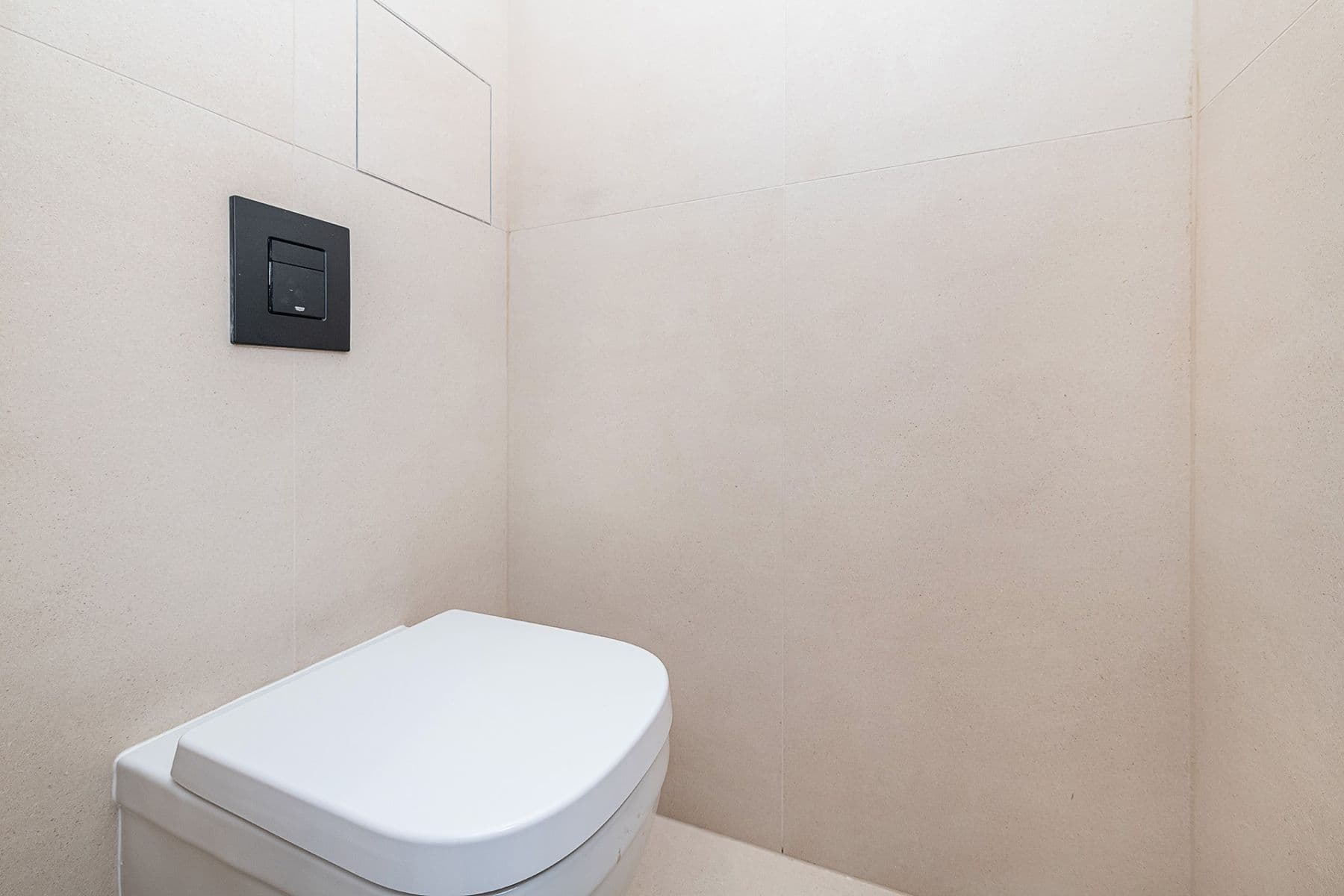 Predaj bytu 4-izbový 80 m², Arabská, Praha, Praha Predaj bytu 4-izbový 80 m², Arabská, Praha, Praha