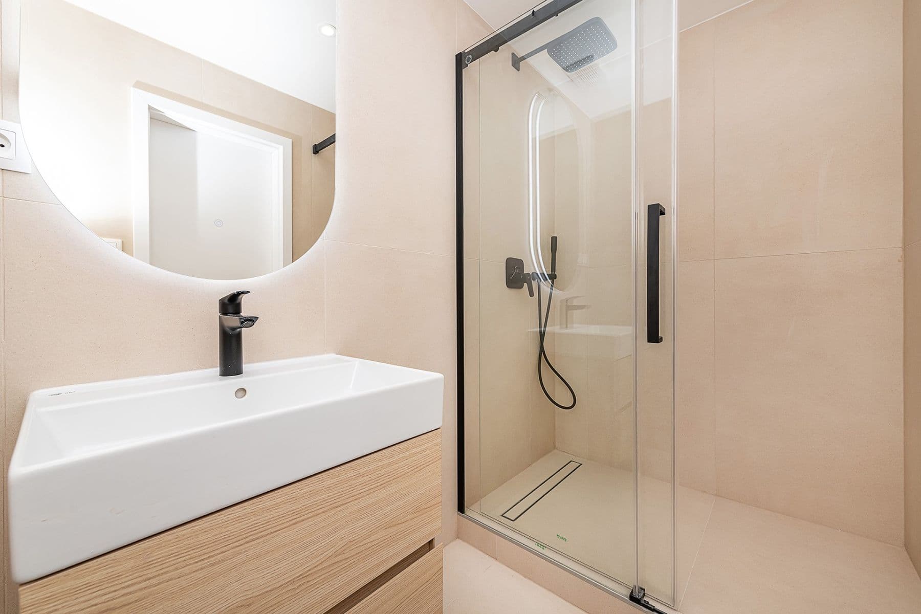 Predaj bytu 4-izbový 80 m², Arabská, Praha, Praha Predaj bytu 4-izbový 80 m², Arabská, Praha, Praha