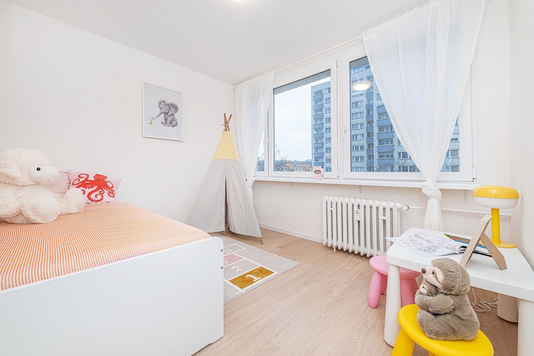 Predaj bytu 4-izbový 80 m², Arabská, Praha, Praha Predaj bytu 4-izbový 80 m², Arabská, Praha, Praha