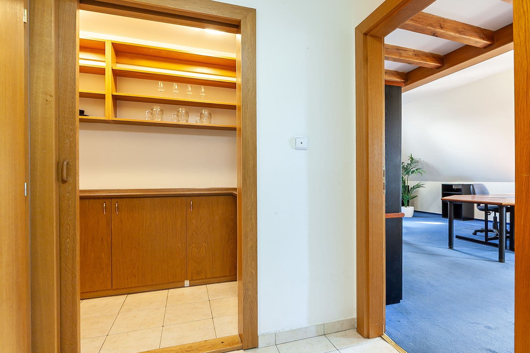 Predaj kancelárie 138 m², Vršovické náměstí, Praha, Praha Predaj kancelárie 138 m², Vršovické náměstí, Praha, Praha