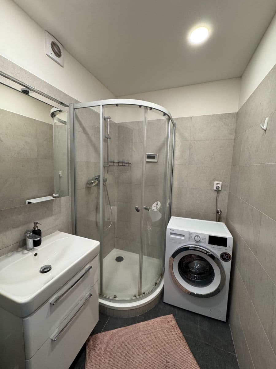 Predaj bytu 2-izbový 43 m², Kurčatovova, Praha, Praha Predaj bytu 2-izbový 43 m², Kurčatovova, Praha, Praha