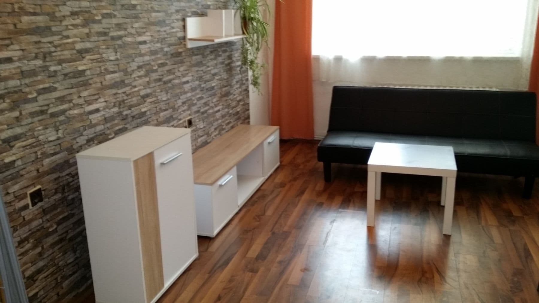 Prenájom bytu 2-izbový 33 m², Pavlíkova, Ořechov, Jihomoravský kraj Prenájom bytu 2-izbový 33 m², Pavlíkova, Ořechov, Jihomoravský kraj