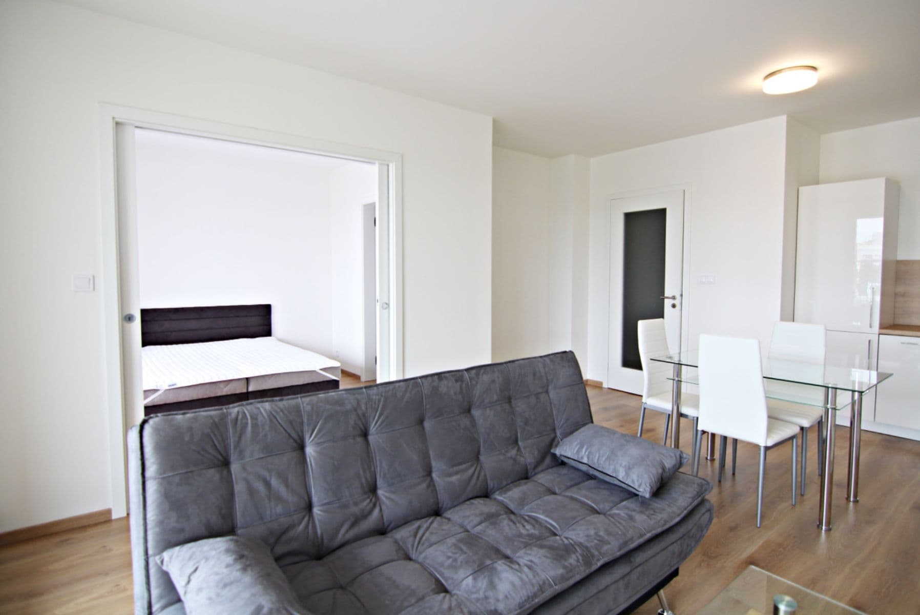 Prenájom bytu 2-izbový 63 m², U Červeného mlýna, Brno, Jihomoravský kraj Prenájom bytu 2-izbový 63 m², U Červeného mlýna, Brno, Jihomoravský kraj