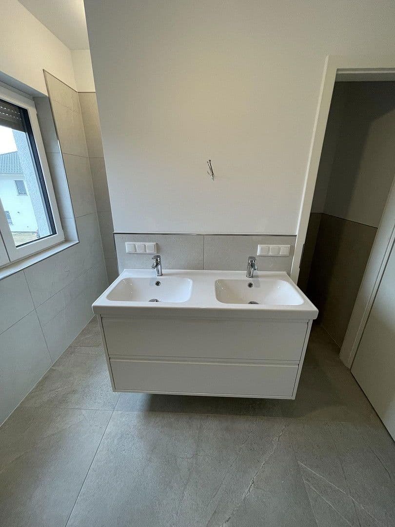 Prenájom domu 130 m², pozemek 300 m², Burgundstraße 22, Ludwigsfelde, Brandenbursko Prenájom domu 130 m², pozemek 300 m², Burgundstraße 22, Ludwigsfelde, Brandenbursko