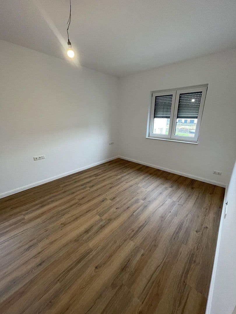 Prenájom domu 130 m², pozemek 300 m², Burgundstraße 22, Ludwigsfelde, Brandenbursko Prenájom domu 130 m², pozemek 300 m², Burgundstraße 22, Ludwigsfelde, Brandenbursko
