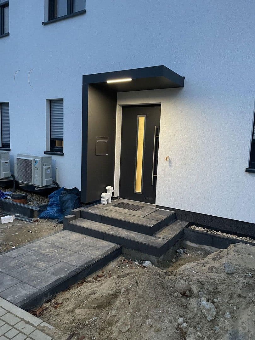 Prenájom domu 130 m², pozemek 300 m², Burgundstraße 22, Ludwigsfelde, Brandenbursko Prenájom domu 130 m², pozemek 300 m², Burgundstraße 22, Ludwigsfelde, Brandenbursko