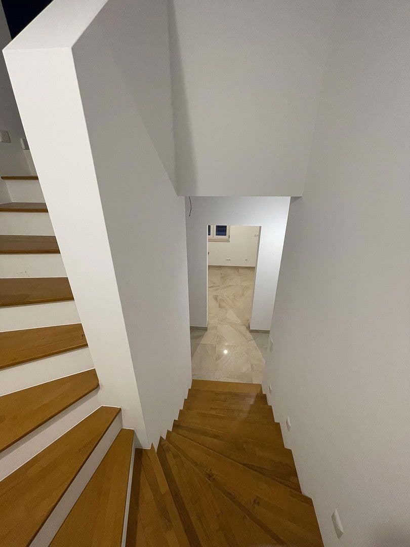 Prenájom domu 130 m², pozemek 300 m², Burgundstraße 22, Ludwigsfelde, Brandenbursko Prenájom domu 130 m², pozemek 300 m², Burgundstraße 22, Ludwigsfelde, Brandenbursko