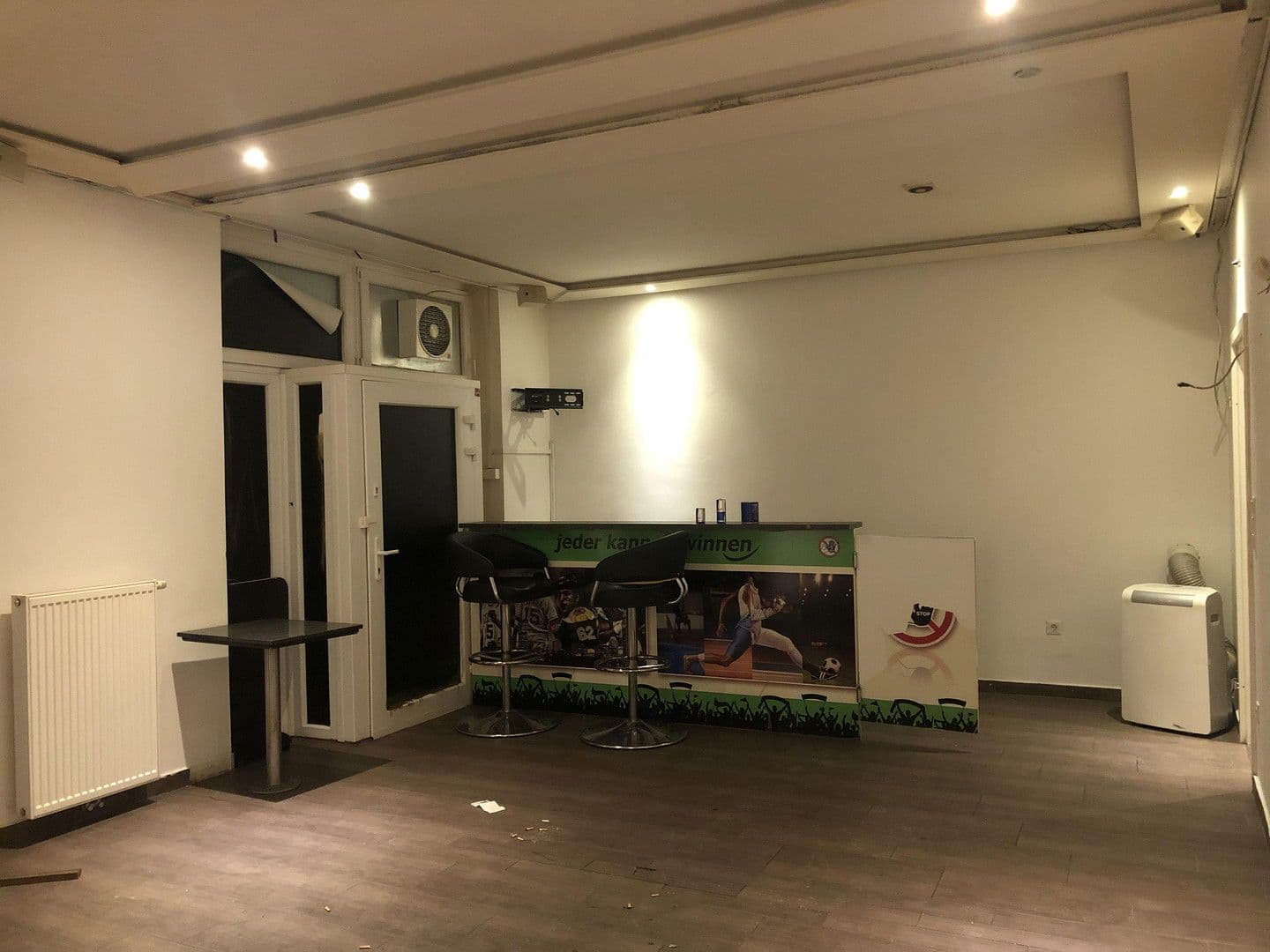 Prenájom nebytového priestoru 87 m², Veronikagasse 10, Wien, Viedeň Prenájom nebytového priestoru 87 m², Veronikagasse 10, Wien, Viedeň