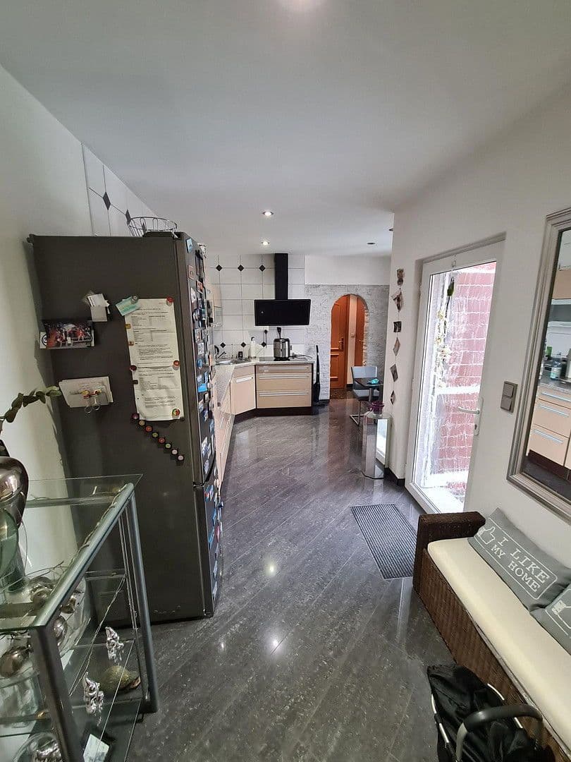 Prenájom bytu 2-izbový 70 m², Wachstr. 11, Oberhausen, Severné Porýnie - Westfálsko Prenájom bytu 2-izbový 70 m², Wachstr. 11, Oberhausen, Severné Porýnie - Westfálsko