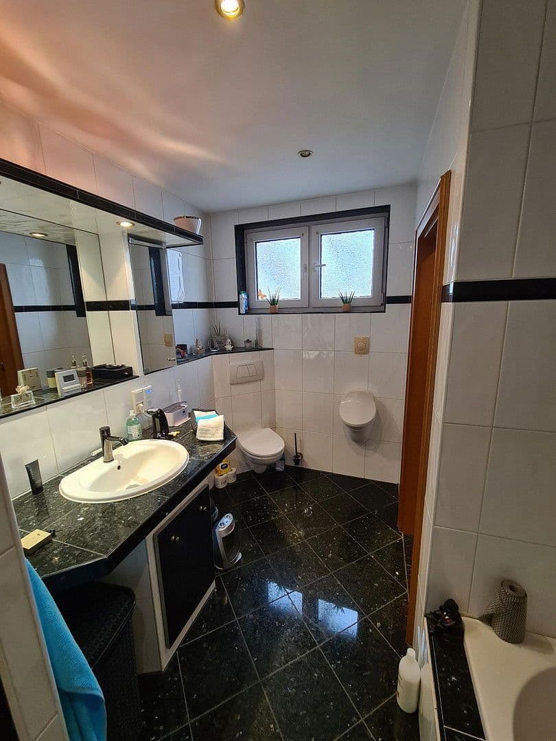 Prenájom bytu 2-izbový 70 m², Wachstr. 11, Oberhausen, Severné Porýnie - Westfálsko Prenájom bytu 2-izbový 70 m², Wachstr. 11, Oberhausen, Severné Porýnie - Westfálsko