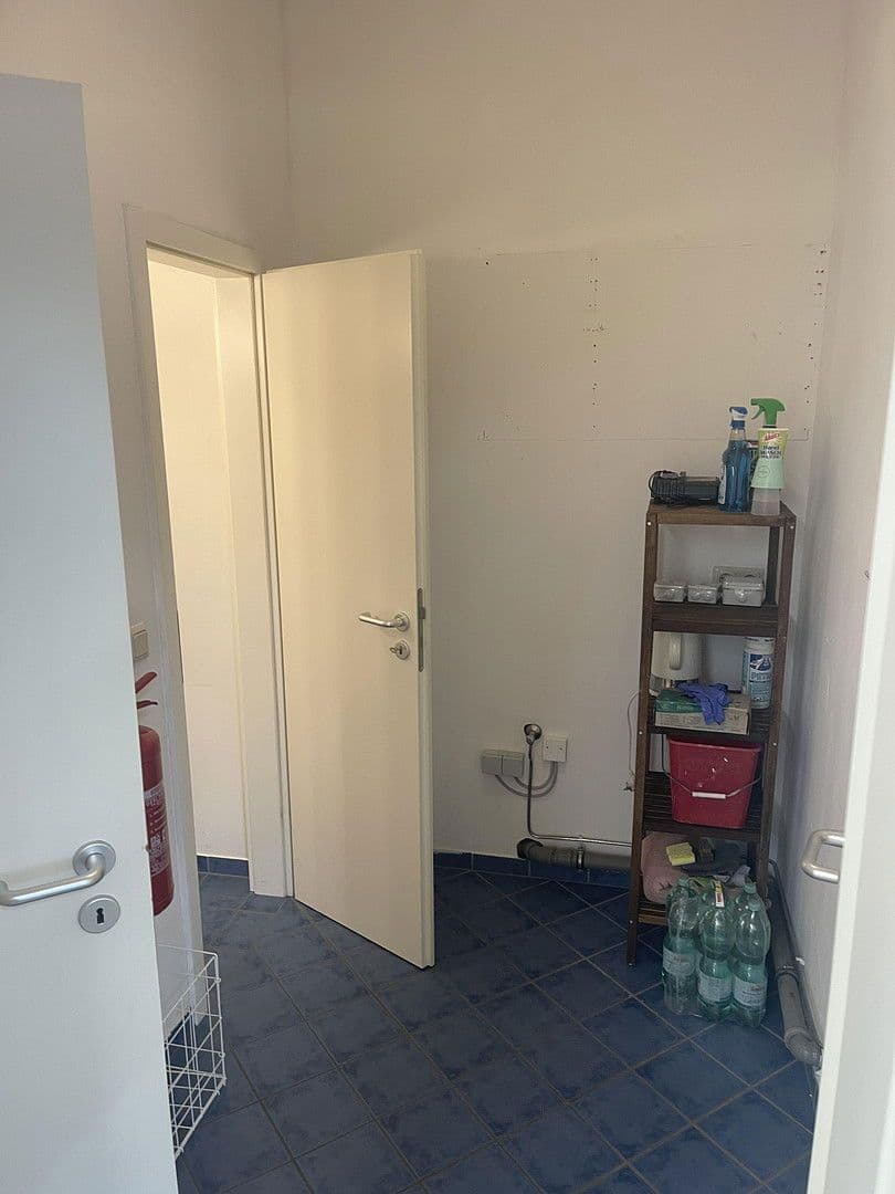 Prenájom nebytového priestoru 2.000 m², Engelsbyer Str. 65, Flensburg, Šlezvicko-Holštajnsko Prenájom nebytového priestoru 2.000 m², Engelsbyer Str. 65, Flensburg, Šlezvicko-Holštajnsko