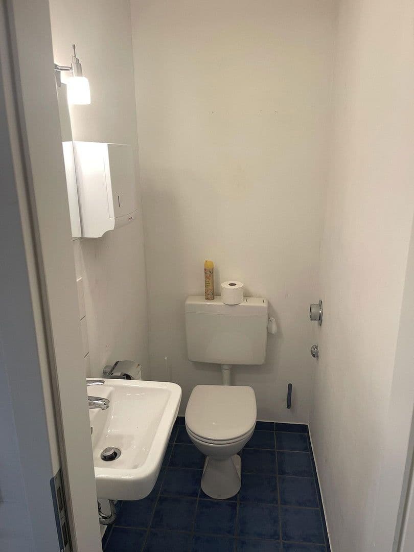 Prenájom nebytového priestoru 2.000 m², Engelsbyer Str. 65, Flensburg, Šlezvicko-Holštajnsko Prenájom nebytového priestoru 2.000 m², Engelsbyer Str. 65, Flensburg, Šlezvicko-Holštajnsko