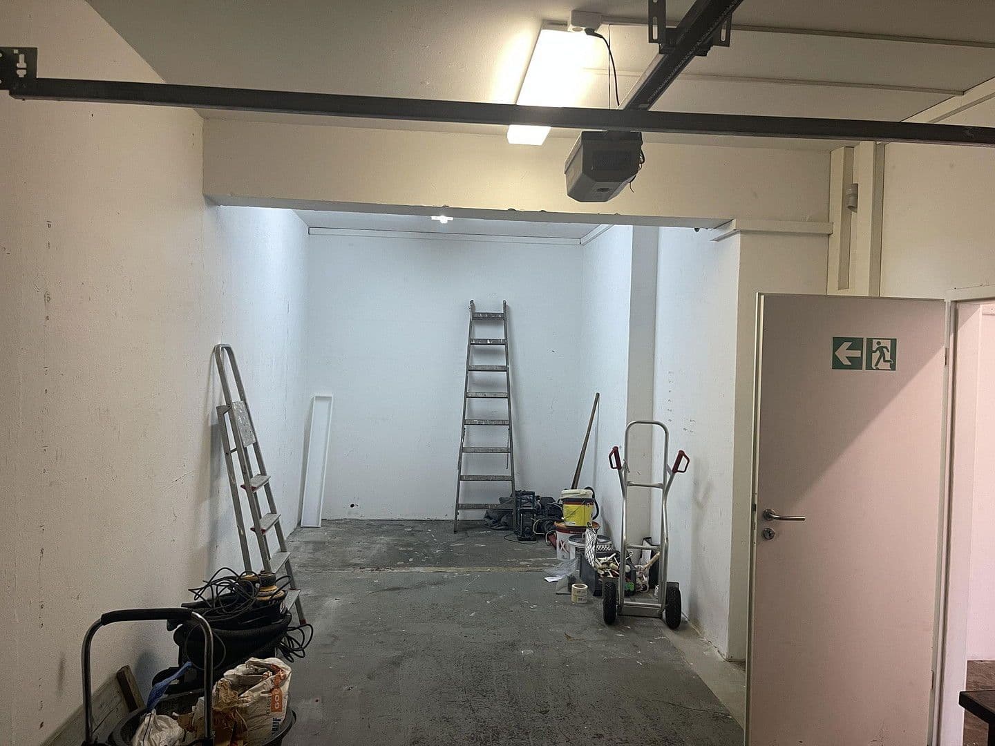 Prenájom nebytového priestoru 2.000 m², Engelsbyer Str. 65, Flensburg, Šlezvicko-Holštajnsko Prenájom nebytového priestoru 2.000 m², Engelsbyer Str. 65, Flensburg, Šlezvicko-Holštajnsko