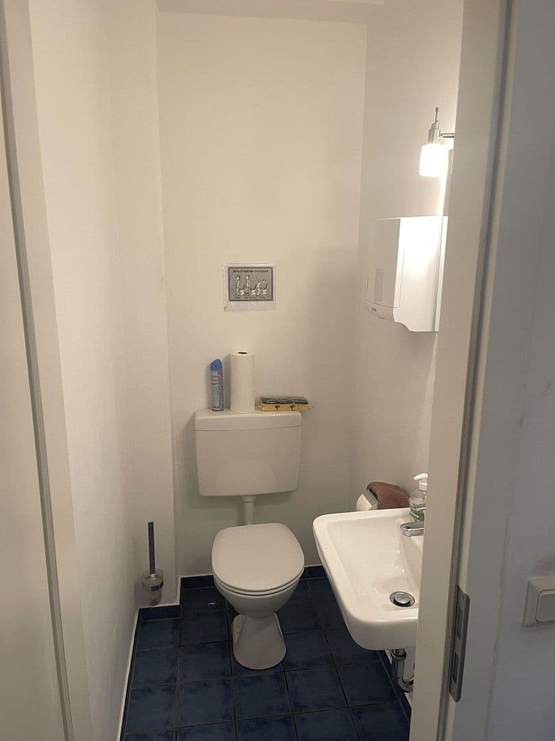 Prenájom nebytového priestoru 2.000 m², Engelsbyer Str. 65, Flensburg, Šlezvicko-Holštajnsko Prenájom nebytového priestoru 2.000 m², Engelsbyer Str. 65, Flensburg, Šlezvicko-Holštajnsko