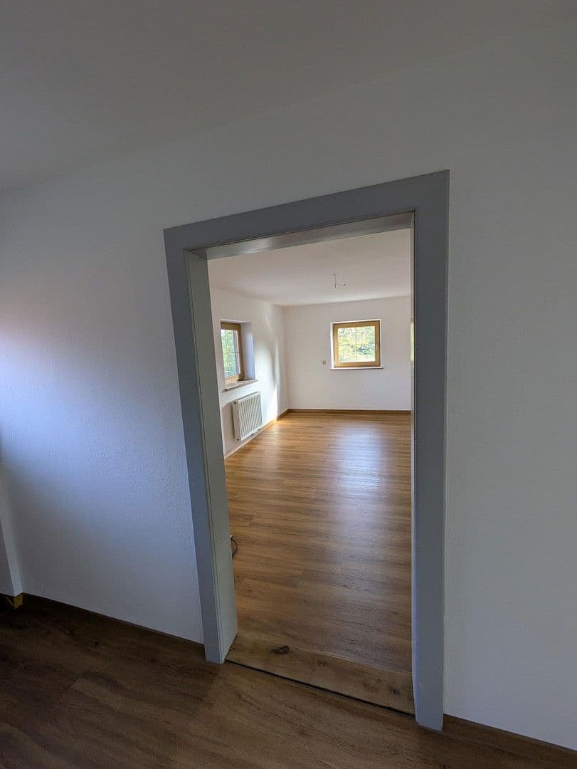 Prenájom bytu 4-izbový 98 m², Kirchanschöring, Bavorsko Prenájom bytu 4-izbový 98 m², Kirchanschöring, Bavorsko