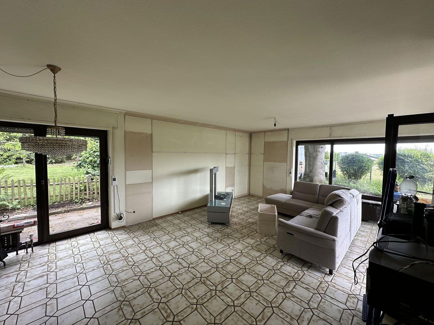 Predaj domu 118 m², pozemek 417 m², Erbenhäuschen 43a, Solingen, Severné Porýnie - Westfálsko Predaj domu 118 m², pozemek 417 m², Erbenhäuschen 43a, Solingen, Severné Porýnie - Westfálsko