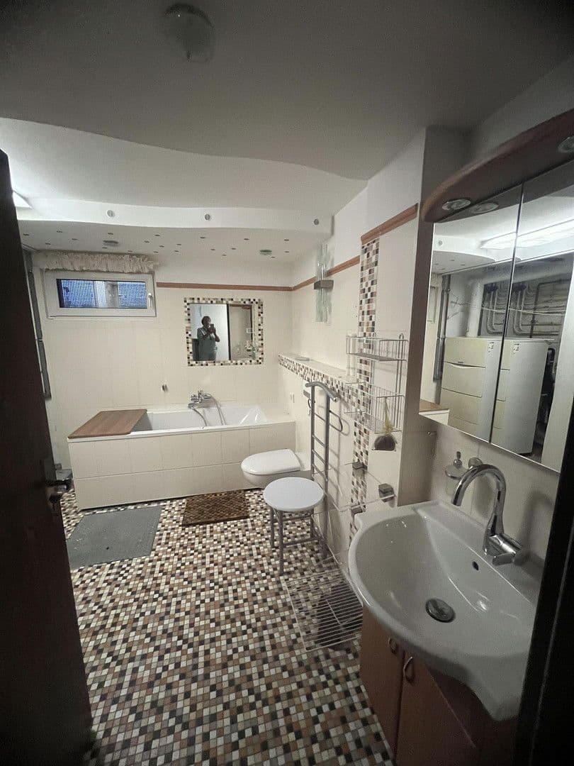 Predaj domu 118 m², pozemek 417 m², Erbenhäuschen 43a, Solingen, Severné Porýnie - Westfálsko Predaj domu 118 m², pozemek 417 m², Erbenhäuschen 43a, Solingen, Severné Porýnie - Westfálsko