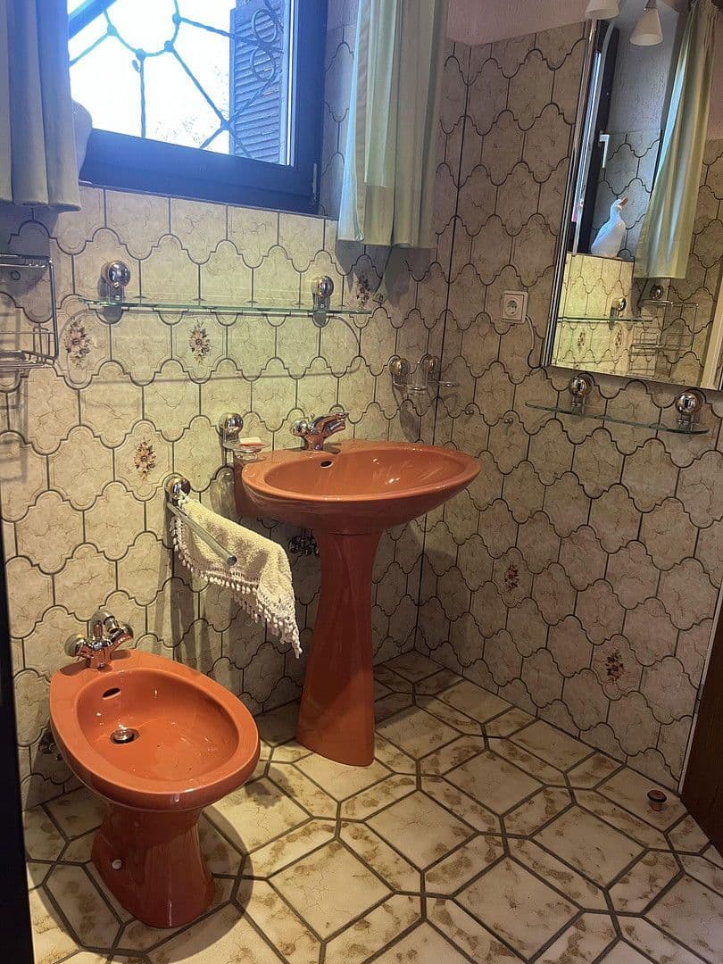 Predaj domu 118 m², pozemek 417 m², Erbenhäuschen 43a, Solingen, Severné Porýnie - Westfálsko Predaj domu 118 m², pozemek 417 m², Erbenhäuschen 43a, Solingen, Severné Porýnie - Westfálsko