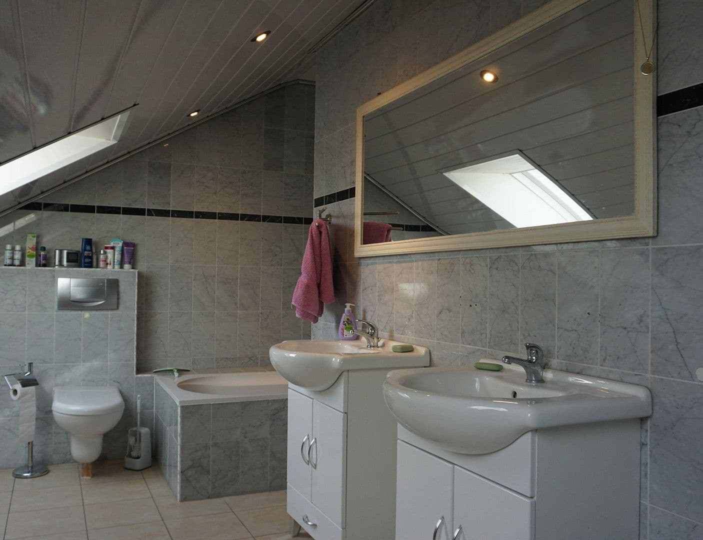 Prenájom domu 120 m², pozemek 6.000 m², Willenbach 21, Reut, Bavorsko Prenájom domu 120 m², pozemek 6.000 m², Willenbach 21, Reut, Bavorsko