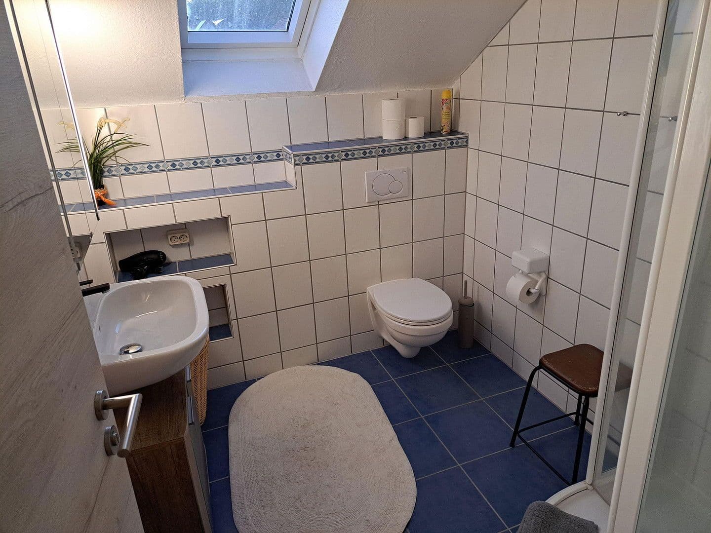 Predaj domu 147 m², pozemek 843 m², Adelebsen, Dolné Sasko Predaj domu 147 m², pozemek 843 m², Adelebsen, Dolné Sasko
