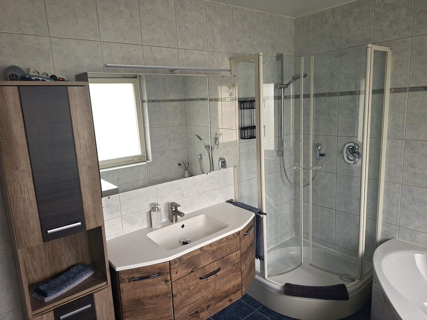 Predaj domu 147 m², pozemek 843 m², Adelebsen, Dolné Sasko Predaj domu 147 m², pozemek 843 m², Adelebsen, Dolné Sasko