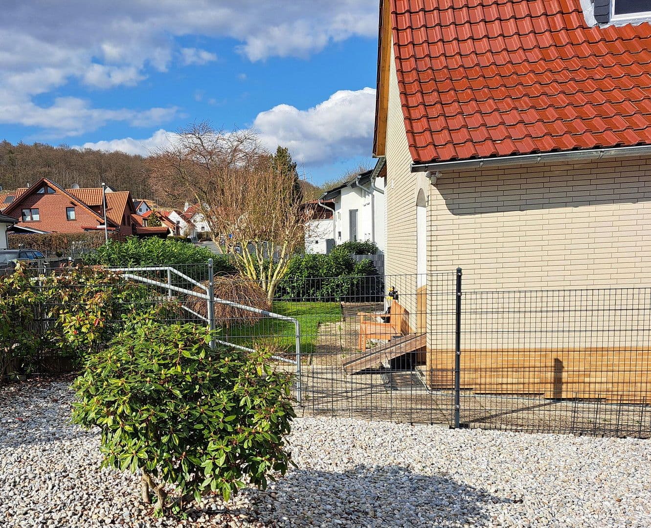 Predaj domu 147 m², pozemek 843 m², Adelebsen, Dolné Sasko Predaj domu 147 m², pozemek 843 m², Adelebsen, Dolné Sasko