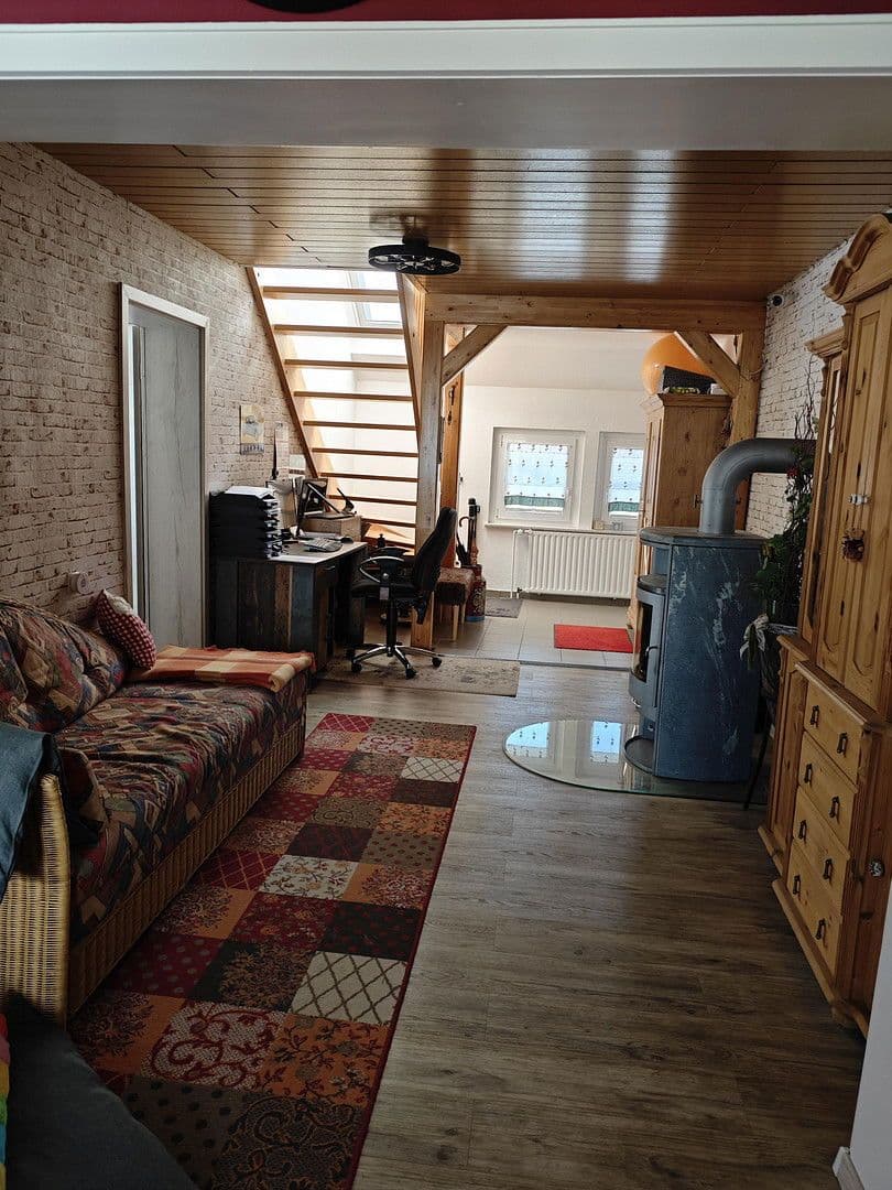 Predaj domu 147 m², pozemek 843 m², Adelebsen, Dolné Sasko Predaj domu 147 m², pozemek 843 m², Adelebsen, Dolné Sasko