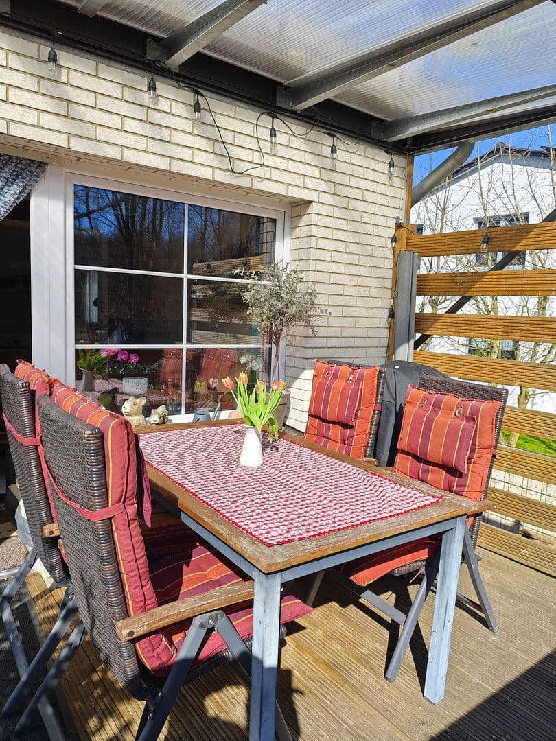 Predaj domu 147 m², pozemek 843 m², Adelebsen, Dolné Sasko Predaj domu 147 m², pozemek 843 m², Adelebsen, Dolné Sasko