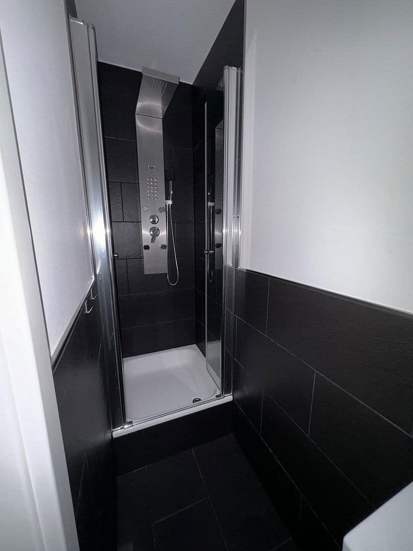 Predaj domu 1.560 m², pozemek 1.070 m², Halle, Sasko-Anhaltsko Predaj domu 1.560 m², pozemek 1.070 m², Halle, Sasko-Anhaltsko