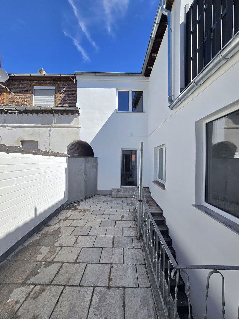 Predaj domu 156 m², pozemek 139 m², Köln, Severné Porýnie - Westfálsko Predaj domu 156 m², pozemek 139 m², Köln, Severné Porýnie - Westfálsko