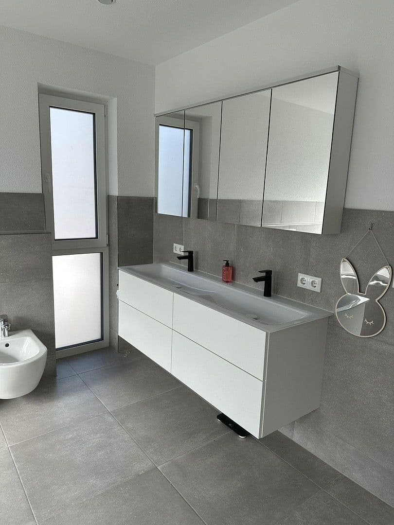 Predaj domu 179 m², pozemek 496 m², Trossingen, Bádensko-Wurttembersko Predaj domu 179 m², pozemek 496 m², Trossingen, Bádensko-Wurttembersko