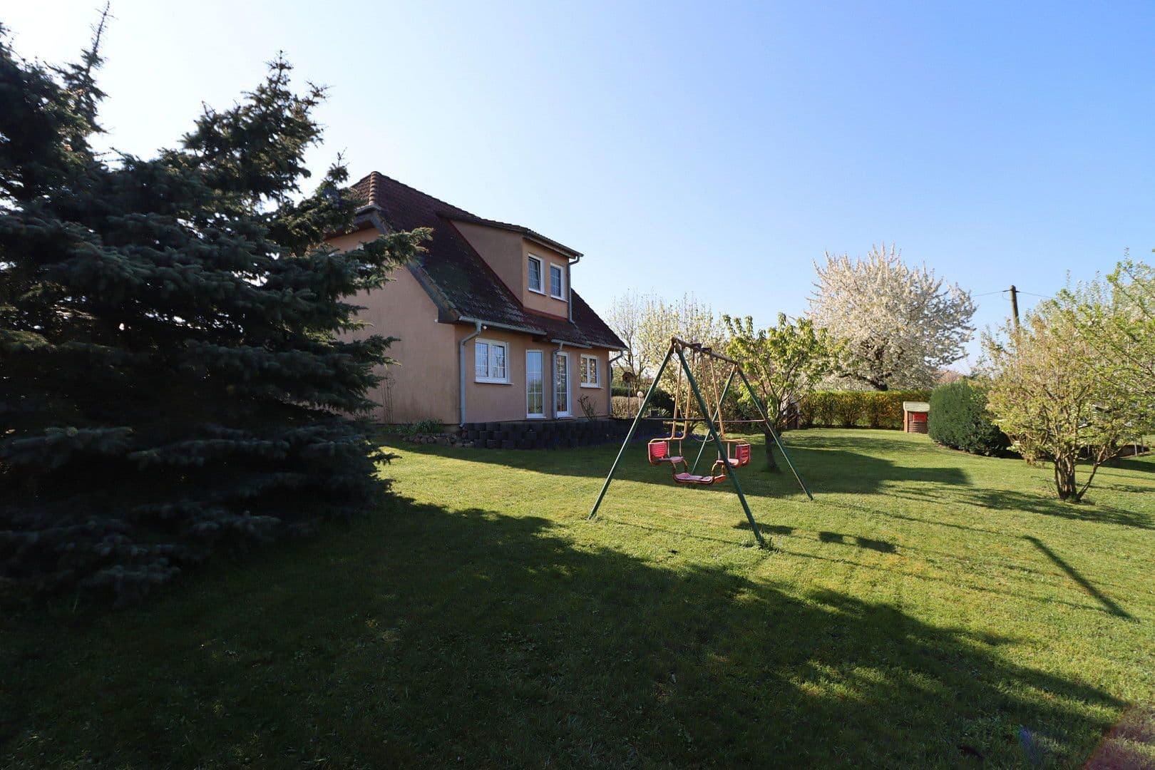 Predaj domu 104 m², pozemek 1.114 m², Oberuckersee, Brandenbursko Predaj domu 104 m², pozemek 1.114 m², Oberuckersee, Brandenbursko