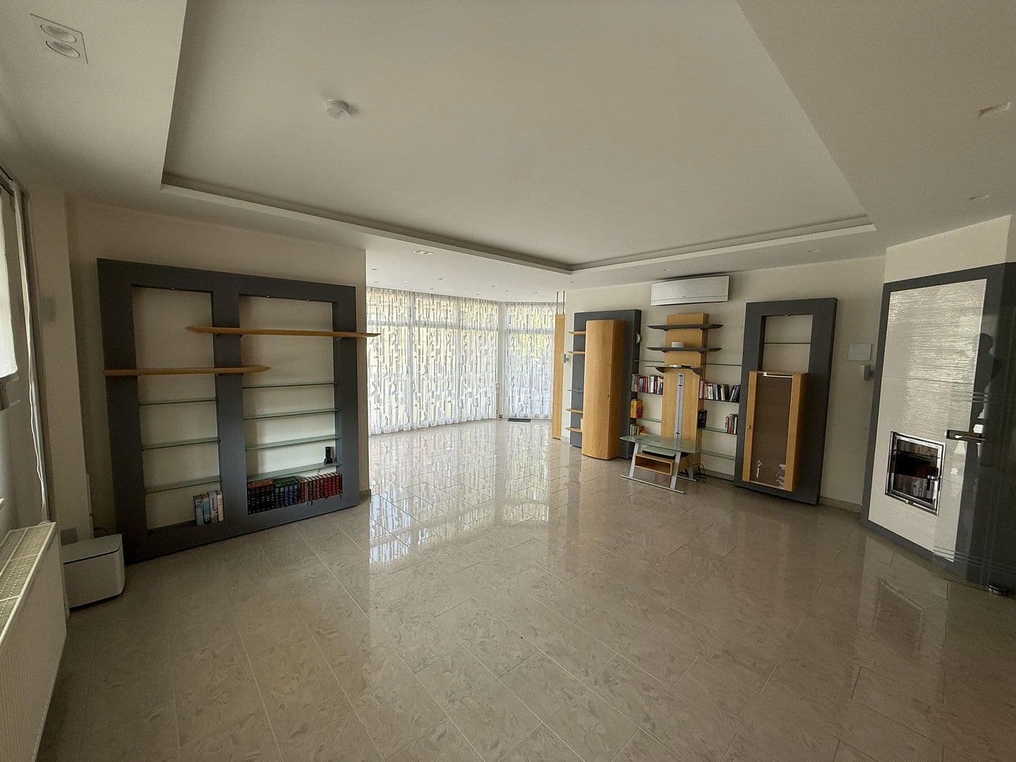 Prenájom bytu 3-izbový 141 m², Halle (Saale), Sasko-Anhaltsko Prenájom bytu 3-izbový 141 m², Halle (Saale), Sasko-Anhaltsko