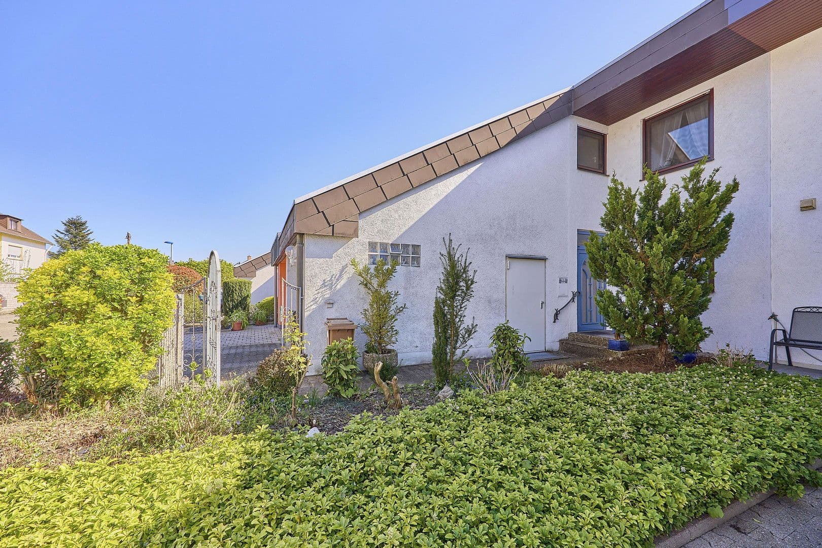 Predaj domu 182 m², pozemek 269 m², Durmersheim, Bádensko-Wurttembersko Predaj domu 182 m², pozemek 269 m², Durmersheim, Bádensko-Wurttembersko