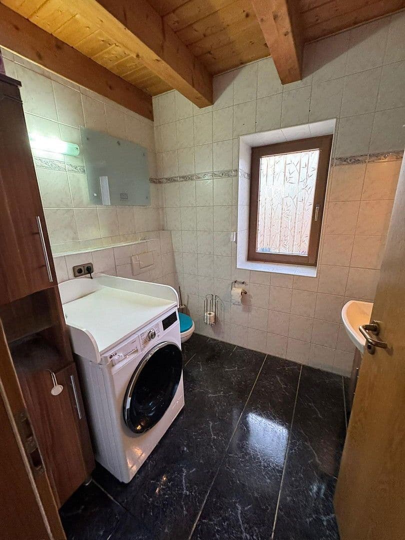 Predaj domu 182 m², pozemek 482 m², Volkach, Bavorsko Predaj domu 182 m², pozemek 482 m², Volkach, Bavorsko