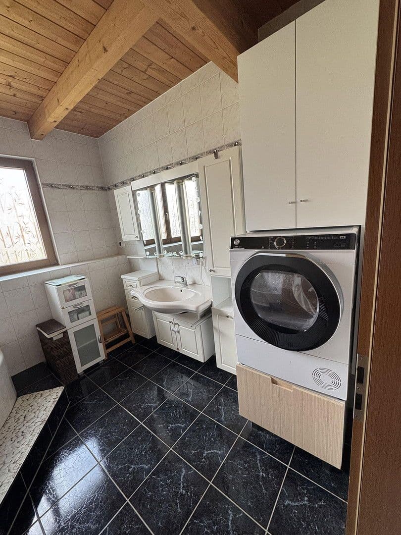 Predaj domu 182 m², pozemek 482 m², Volkach, Bavorsko Predaj domu 182 m², pozemek 482 m², Volkach, Bavorsko