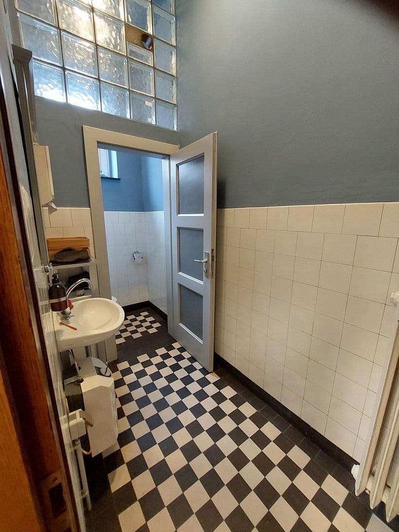 Prenájom nebytového priestoru 100 m², Langenberger Straße, Velbert, Severné Porýnie - Westfálsko Prenájom nebytového priestoru 100 m², Langenberger Straße, Velbert, Severné Porýnie - Westfálsko