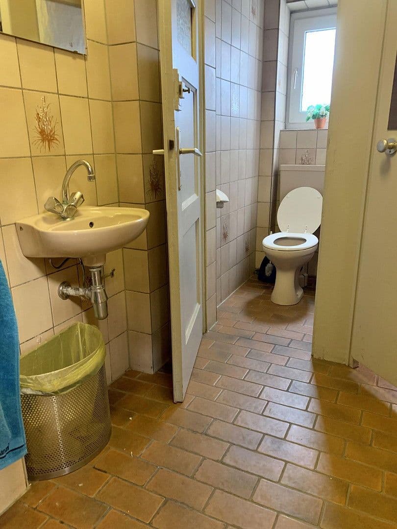 Prenájom nebytového priestoru 100 m², Langenberger Straße, Velbert, Severné Porýnie - Westfálsko Prenájom nebytového priestoru 100 m², Langenberger Straße, Velbert, Severné Porýnie - Westfálsko