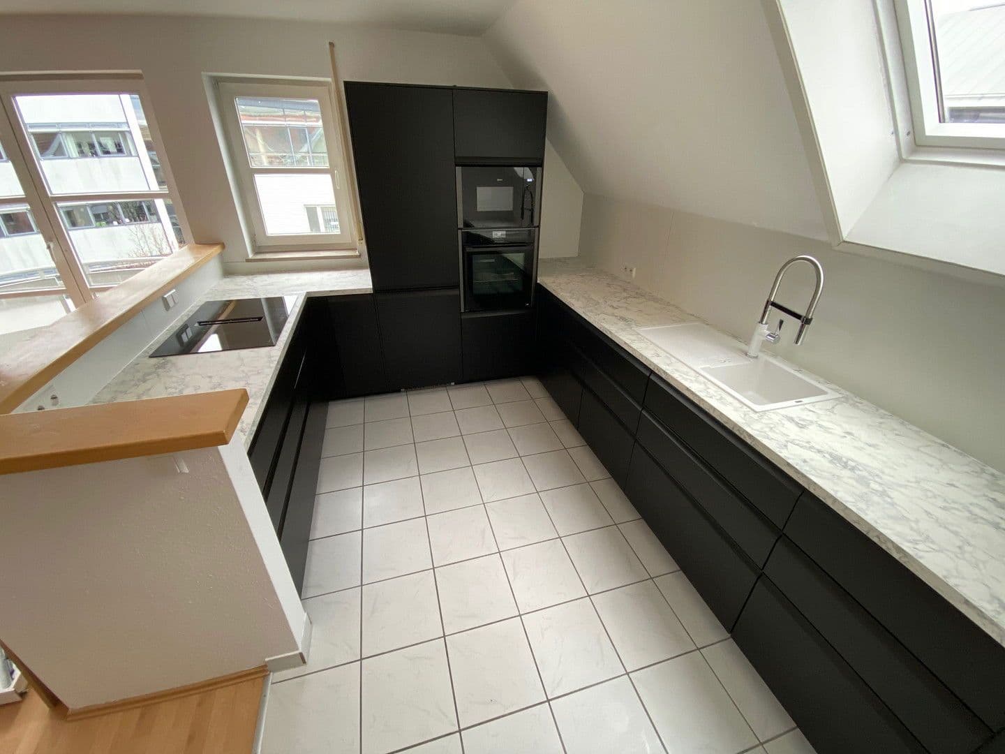 Prenájom bytu 4-izbový 109 m², Lederstrasse 120, Reutlingen, Bádensko-Wurttembersko Prenájom bytu 4-izbový 109 m², Lederstrasse 120, Reutlingen, Bádensko-Wurttembersko